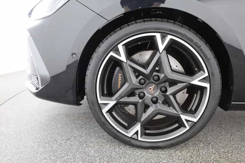 Cupra Leon ST VZ 2.0 TSI 4Drive DSG Matrix ACC AHK Kam 07/2025-photo-30