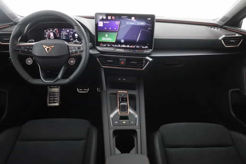 Cupra Leon ST VZ 2.0 TSI 4Drive DSG Matrix ACC AHK Kam 07/2025-photo-8