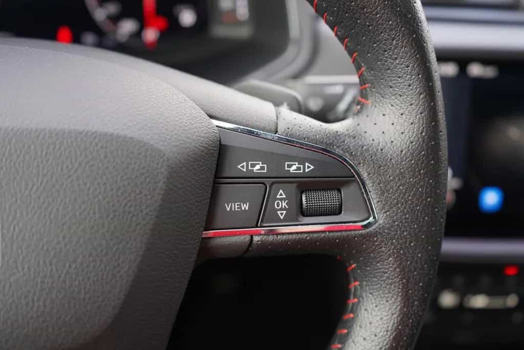 Seat Arona 1.0 TSI FR LED Navi Beats Sitzheizung USB 09/2021-photo-24