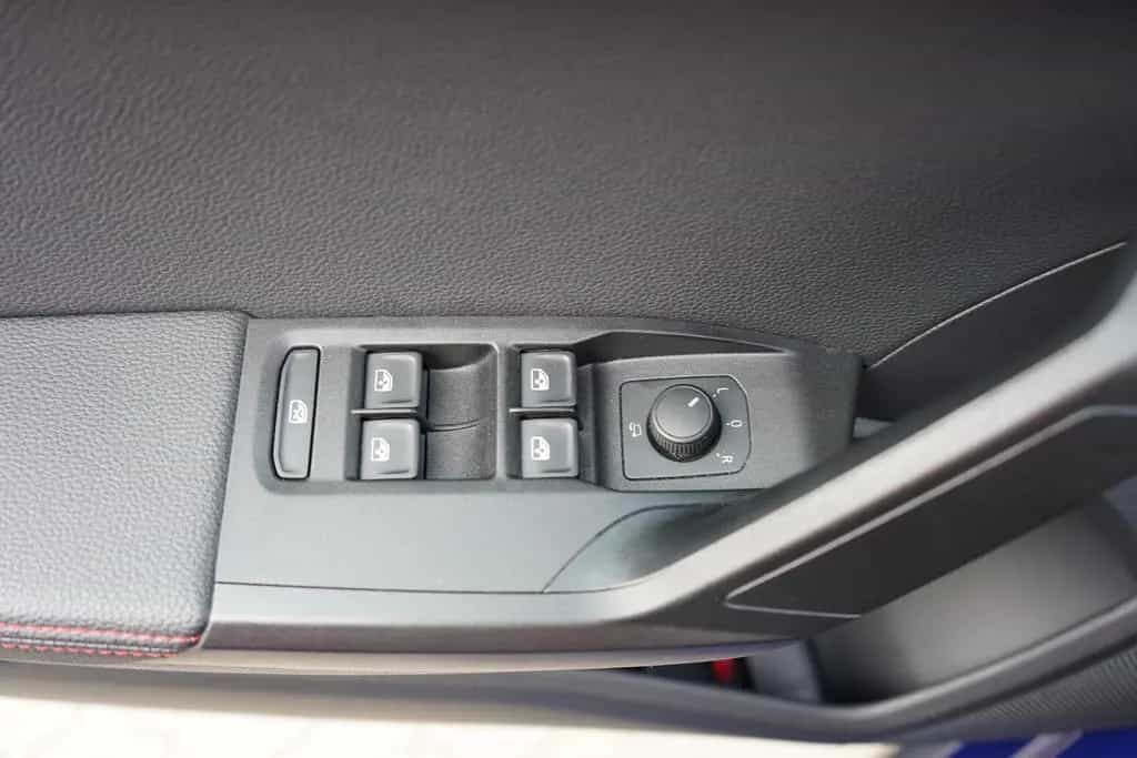 Seat Arona 1.0 TSI FR LED Navi Beats Sitzheizung USB 09/2021-photo-29