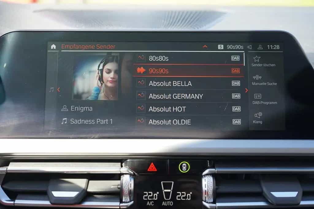 BMW 318 i LED Navi ACC Digitales Cockpit Kamera USB 07/2022-photo-12