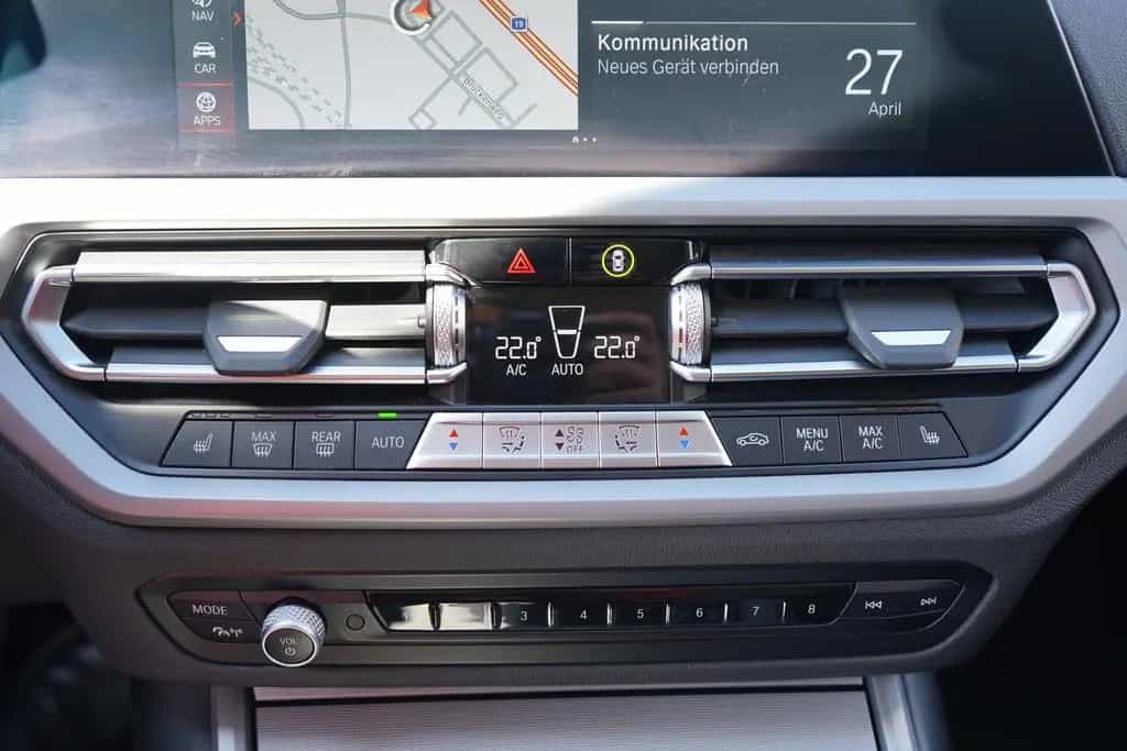 BMW 318 i LED Navi ACC Digitales Cockpit Kamera USB 07/2022-photo-18