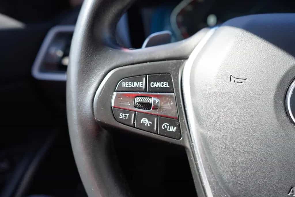 BMW 318 i LED Navi ACC Digitales Cockpit Kamera USB 07/2022-photo-25