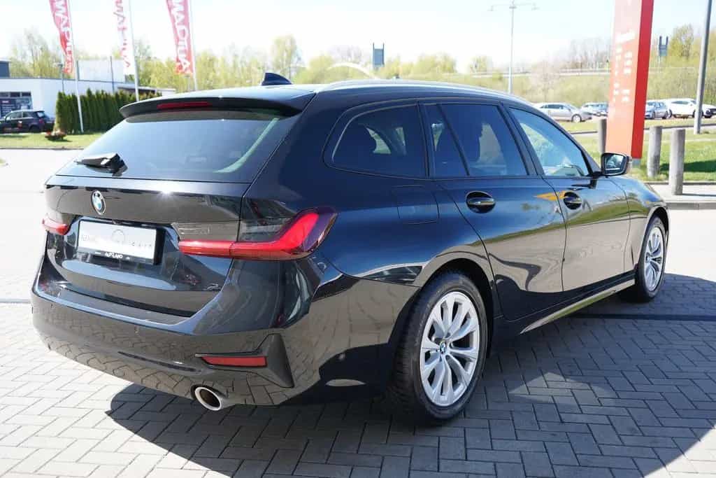 BMW 318 i LED Navi ACC Digitales Cockpit Kamera USB 07/2022-photo-3