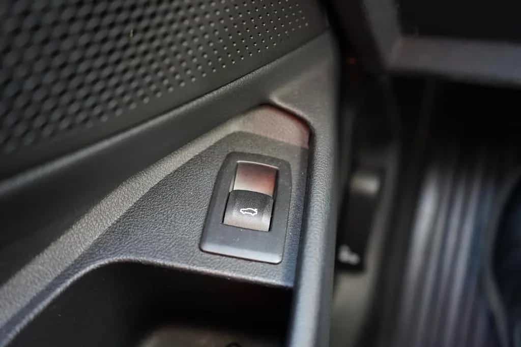 BMW 318 i LED Navi ACC Digitales Cockpit Kamera USB 07/2022-photo-32