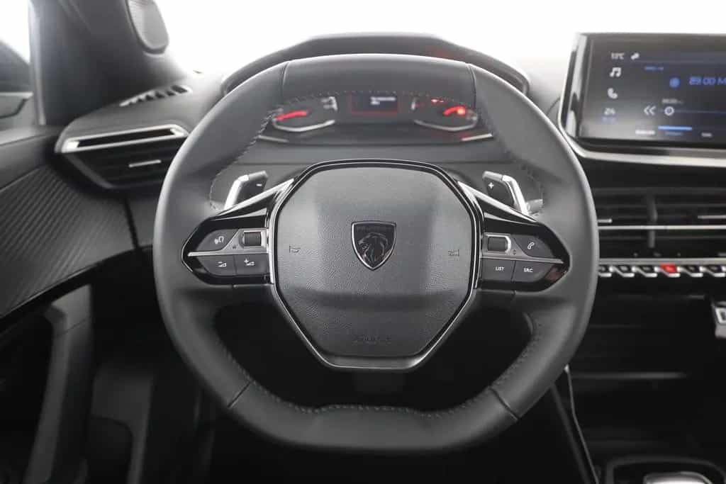 Peugeot 2008 PureTech 130 Aut. LED Tempomat AppleAndroid 09/2025-photo-13