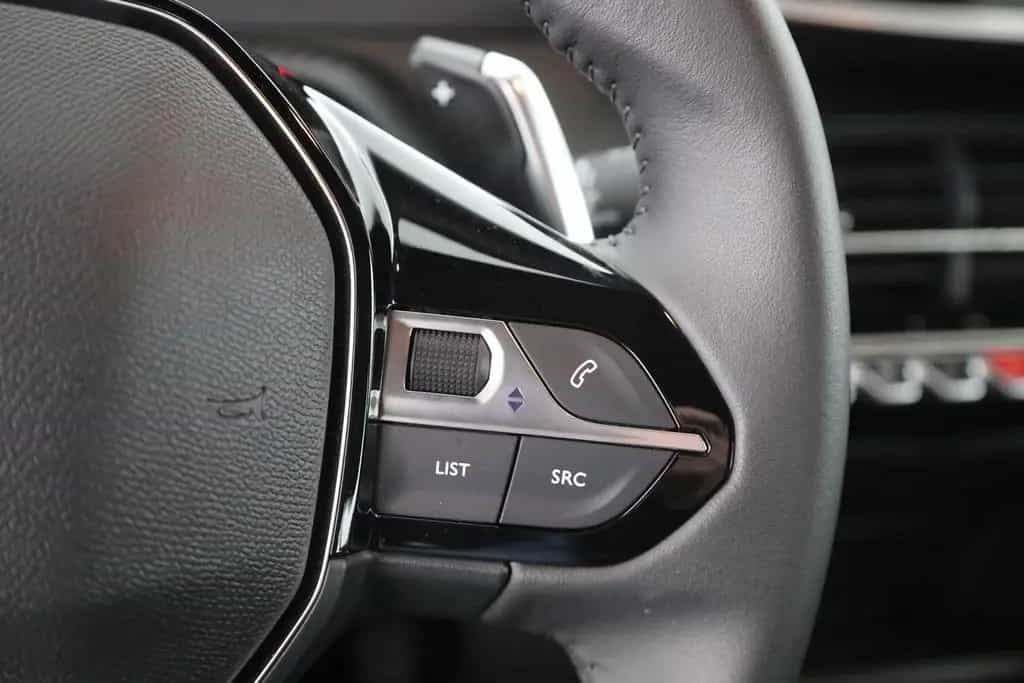 Peugeot 2008 PureTech 130 Aut. LED Tempomat AppleAndroid 09/2025-photo-15