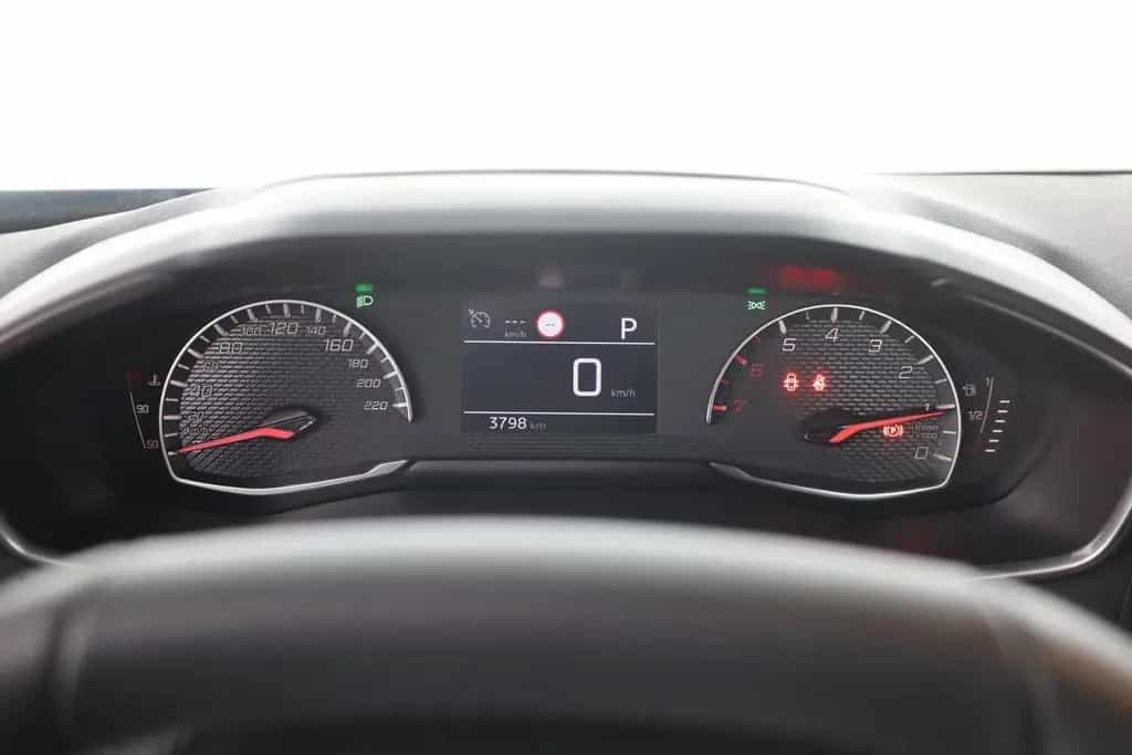 Peugeot 2008 PureTech 130 Aut. LED Tempomat AppleAndroid 09/2025-photo-16