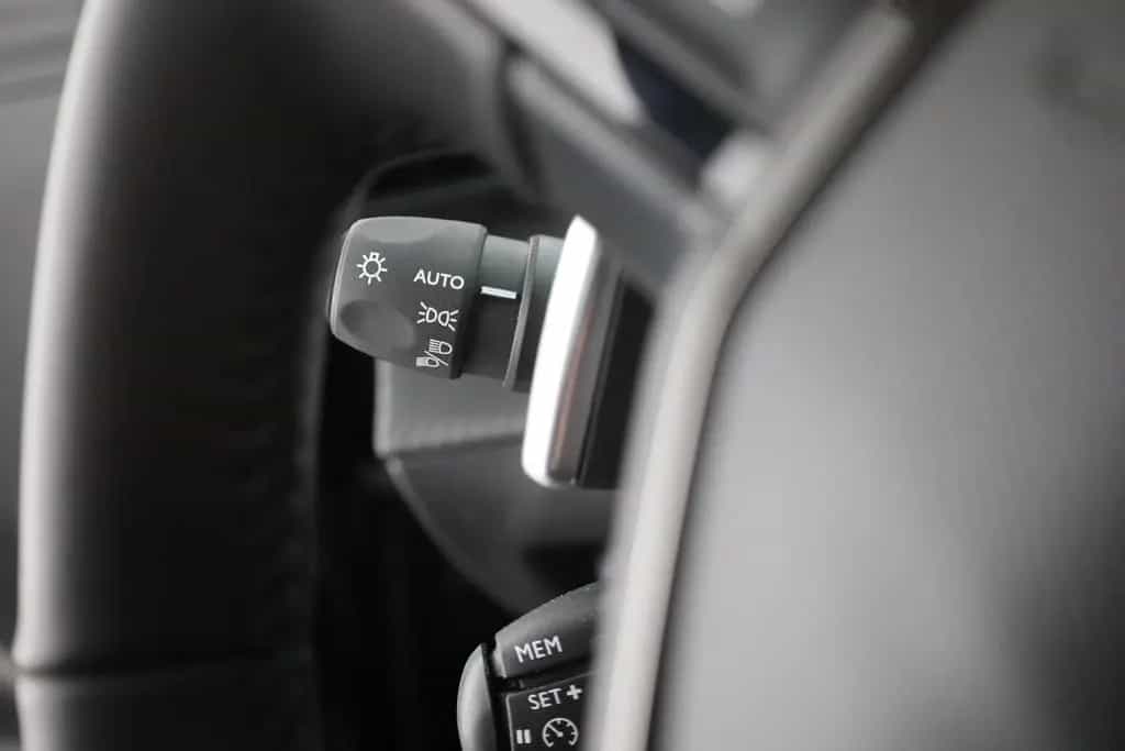 Peugeot 2008 PureTech 130 Aut. LED Tempomat AppleAndroid 09/2025-photo-17