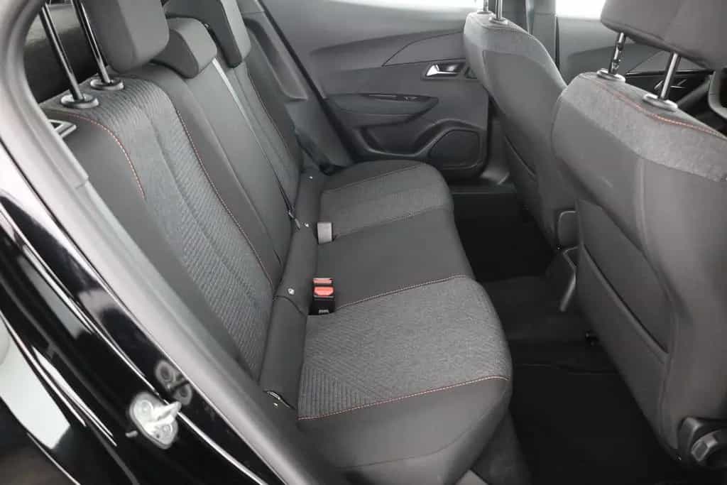Peugeot 2008 PureTech 130 Aut. LED Tempomat AppleAndroid 09/2025-photo-23