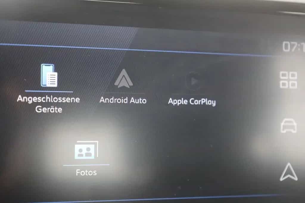 Peugeot 2008 PureTech 130 Aut. LED Tempomat AppleAndroid 09/2025-photo-26