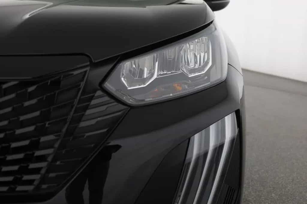 Peugeot 2008 PureTech 130 Aut. LED Tempomat AppleAndroid 09/2025-photo-27
