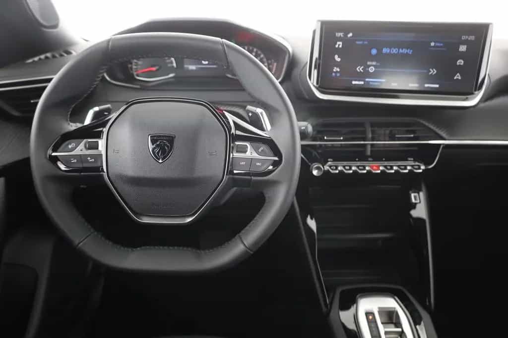 Peugeot 2008 PureTech 130 Aut. LED Tempomat AppleAndroid 09/2025-photo-9