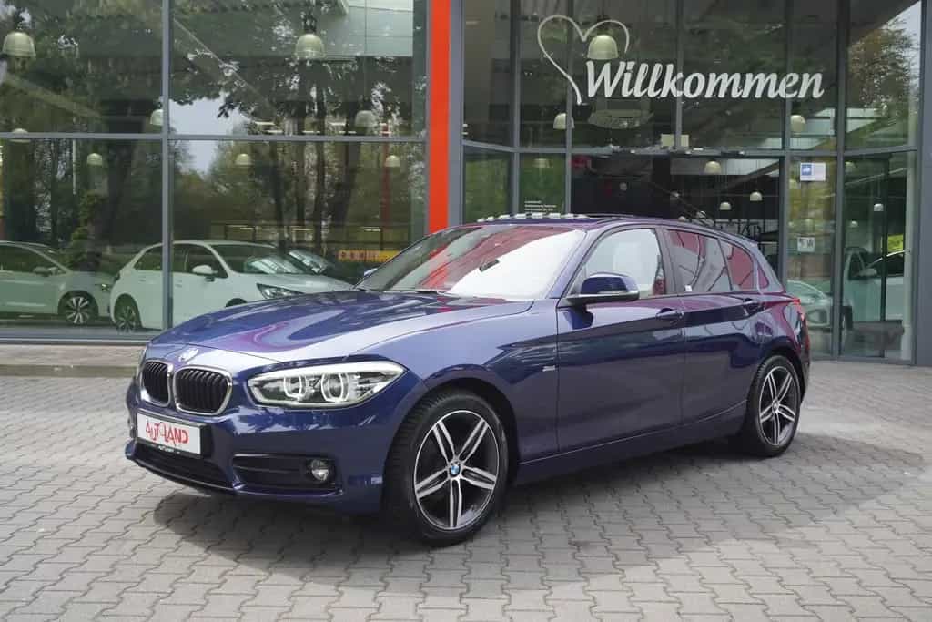 BMW 118 i Sport Line Navi AHK Tempomat Sitzheizung 03/2017-photo-1
