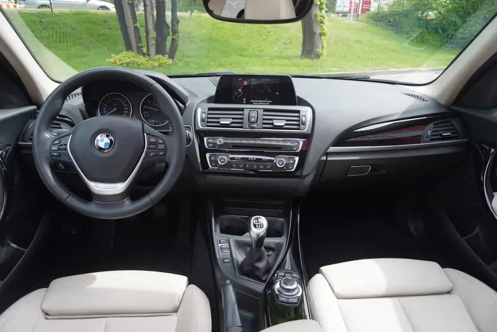 BMW 118 i Sport Line Navi AHK Tempomat Sitzheizung 03/2017-photo-14