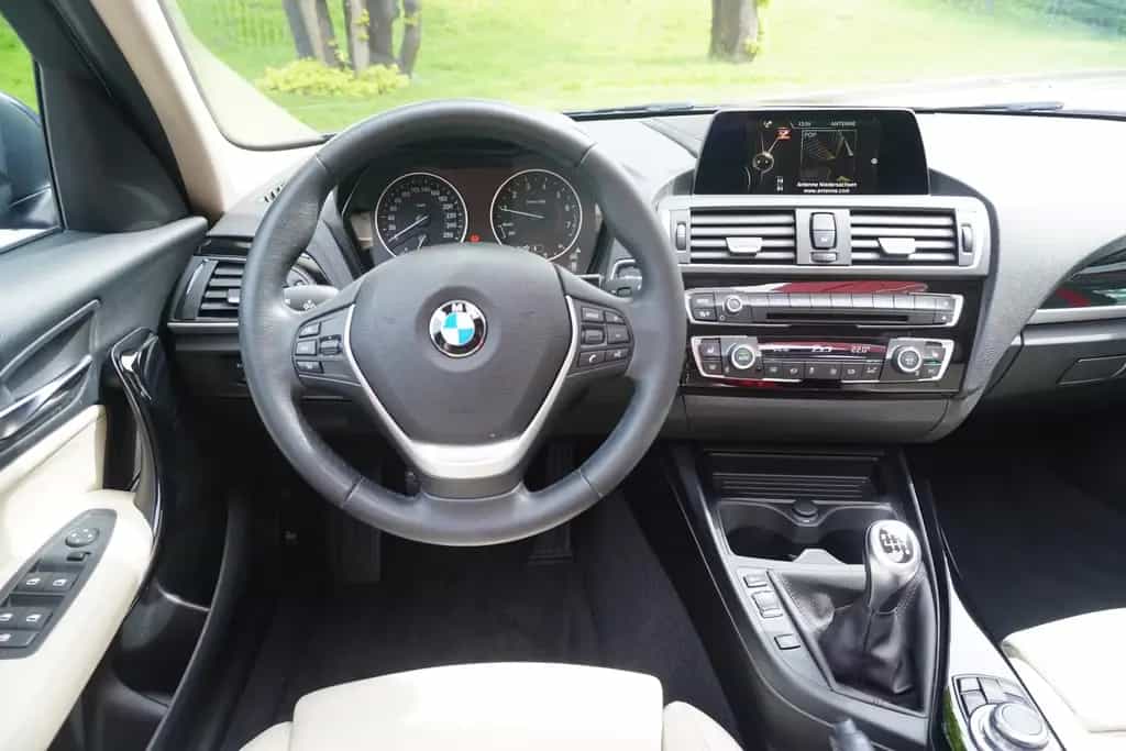 BMW 118 i Sport Line Navi AHK Tempomat Sitzheizung 03/2017-photo-15