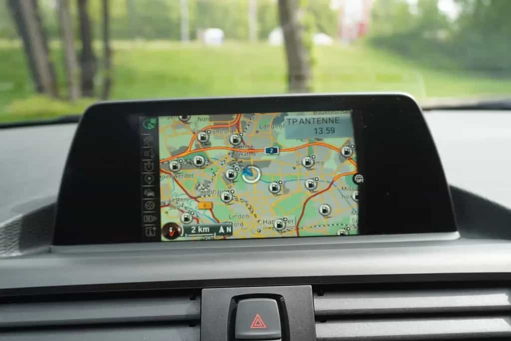 BMW 118 i Sport Line Navi AHK Tempomat Sitzheizung 03/2017-photo-20