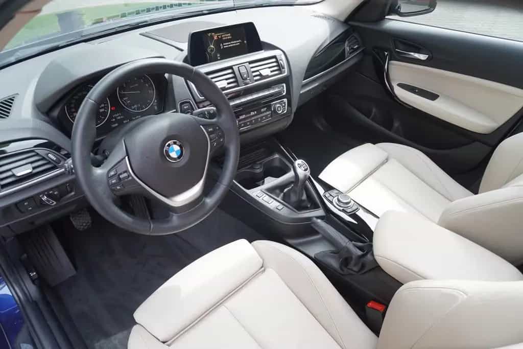 BMW 118 i Sport Line Navi AHK Tempomat Sitzheizung 03/2017-photo-9