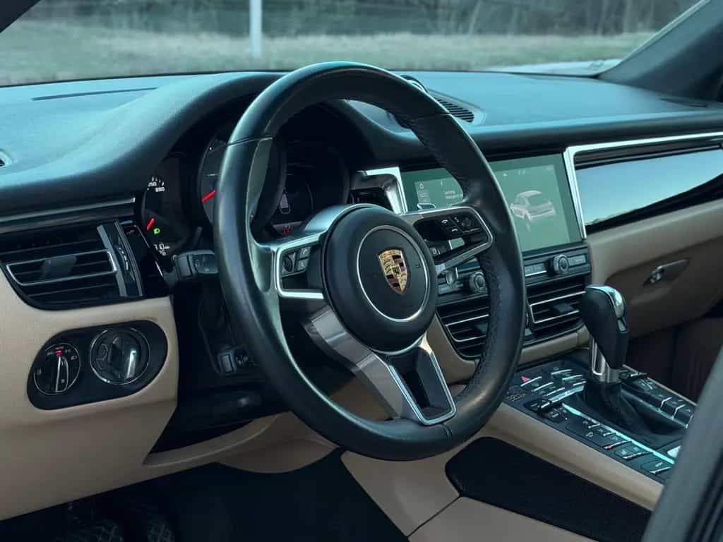 Porsche Macan S 10/2021-photo-10