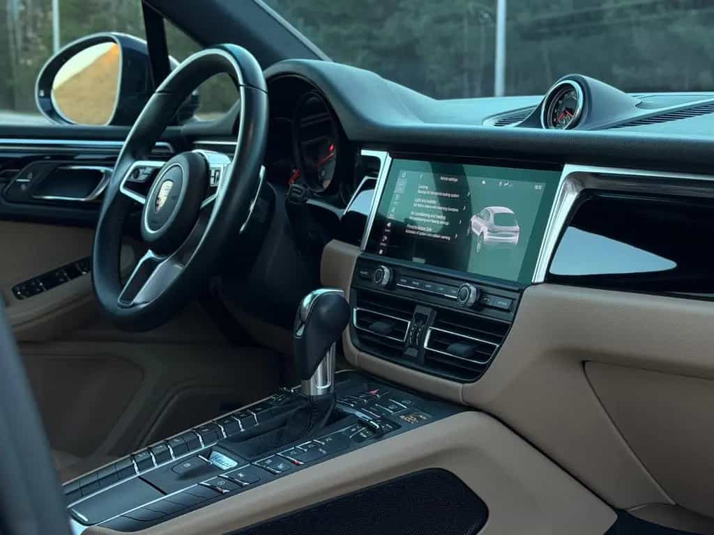 Porsche Macan S 10/2021-photo-11