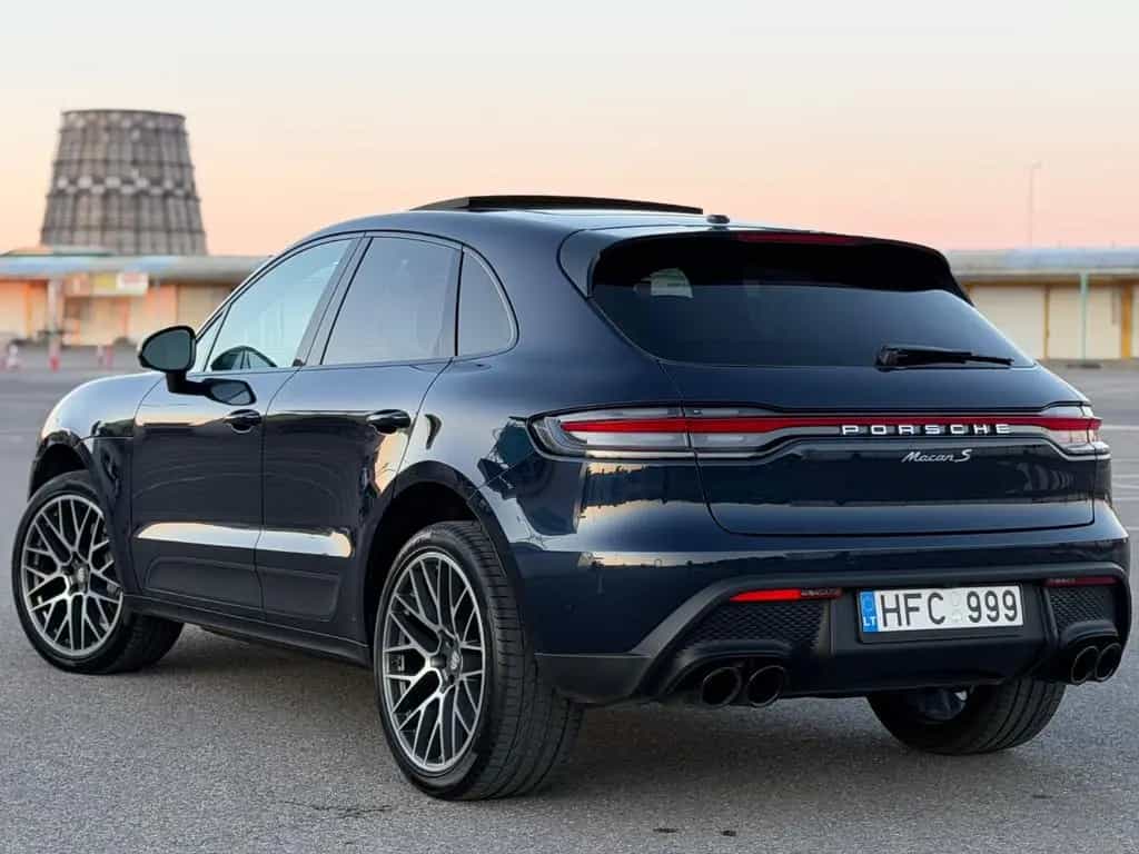 Porsche Macan S 10/2021-photo-1