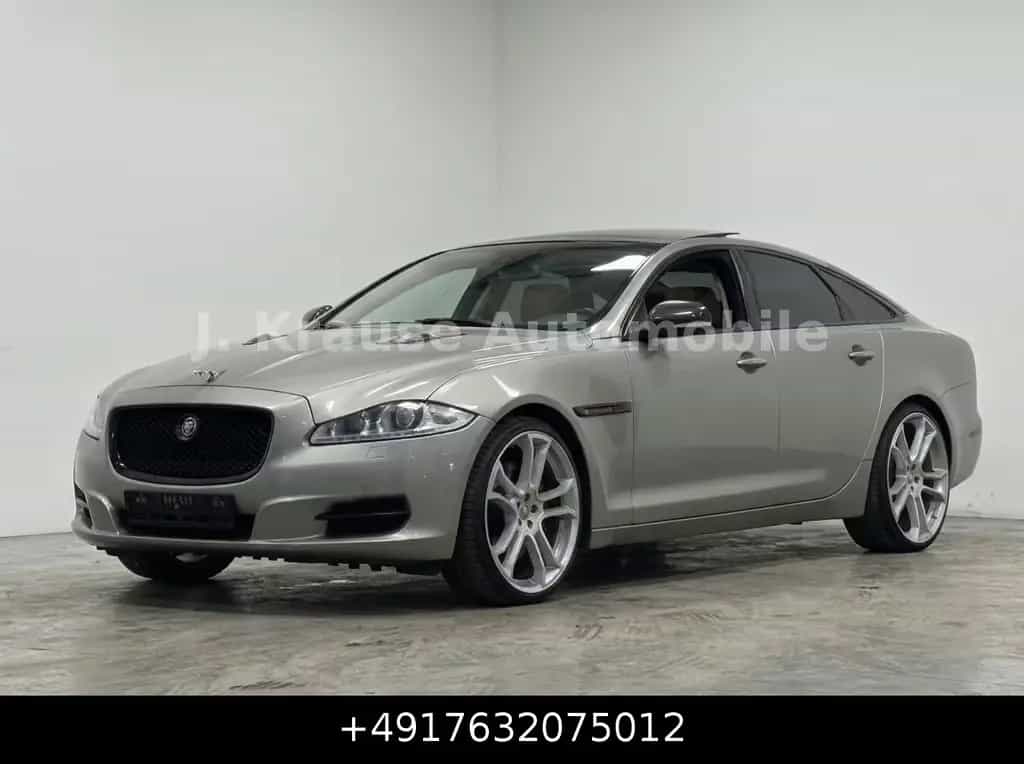 Jaguar XJ 5.0 V8 Portfolio Pano 22Zoll DigiTacho Keyl. 01/2012-photo-1