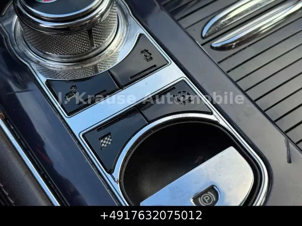 Jaguar XJ 5.0 V8 Portfolio Pano 22Zoll DigiTacho Keyl. 01/2012-photo-13