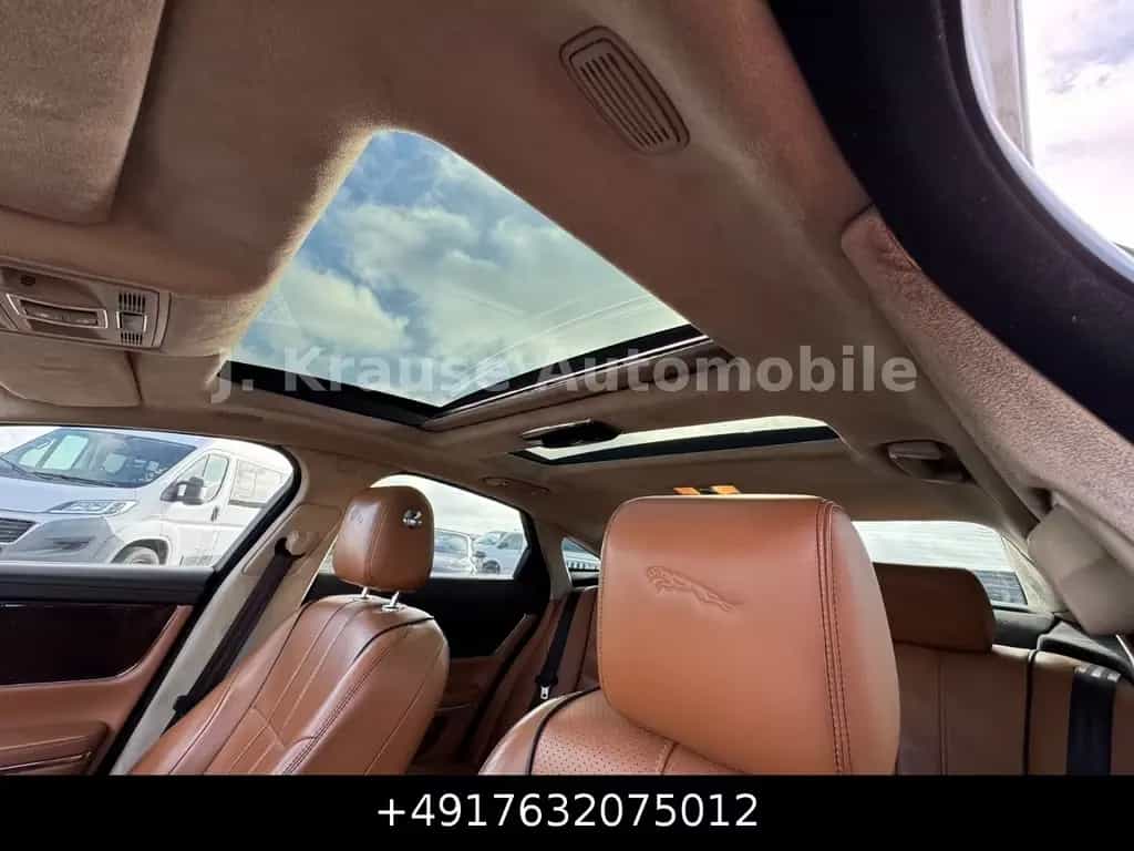Jaguar XJ 5.0 V8 Portfolio Pano 22Zoll DigiTacho Keyl. 01/2012-photo-24