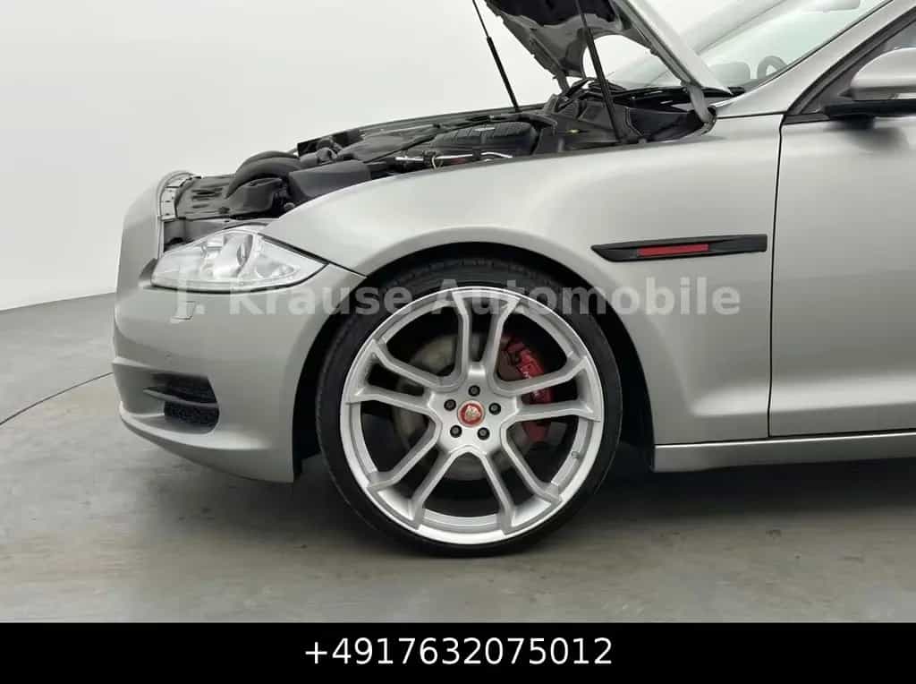 Jaguar XJ 5.0 V8 Portfolio Pano 22Zoll DigiTacho Keyl. 01/2012-photo-33