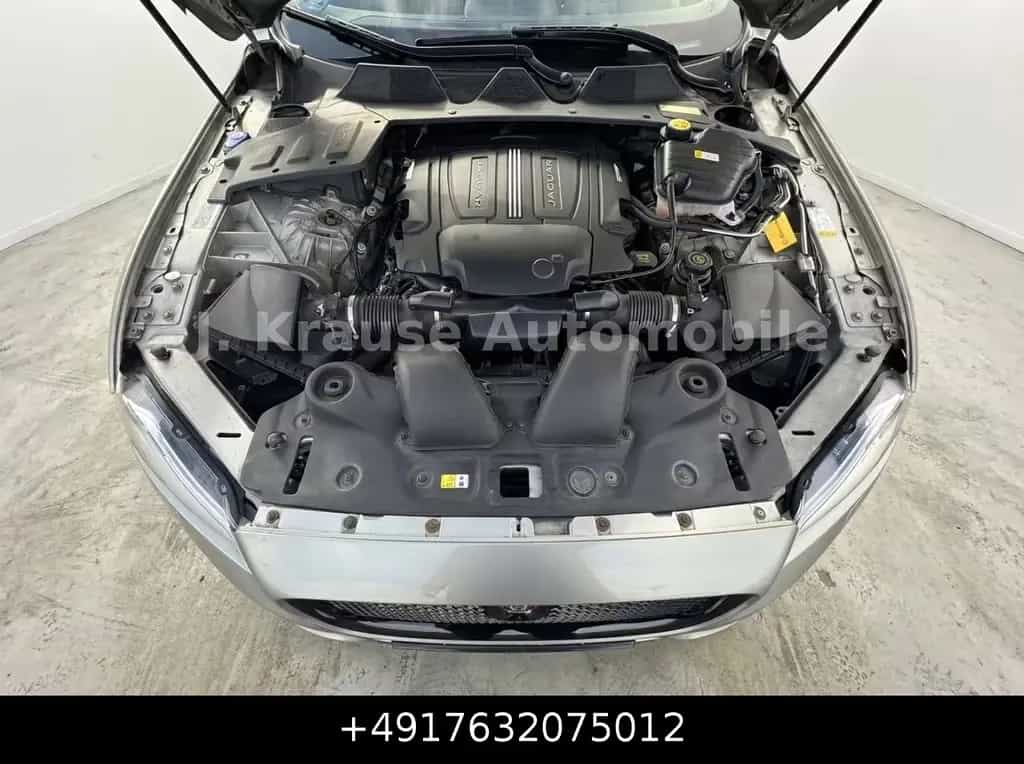Jaguar XJ 5.0 V8 Portfolio Pano 22Zoll DigiTacho Keyl. 01/2012-photo-34