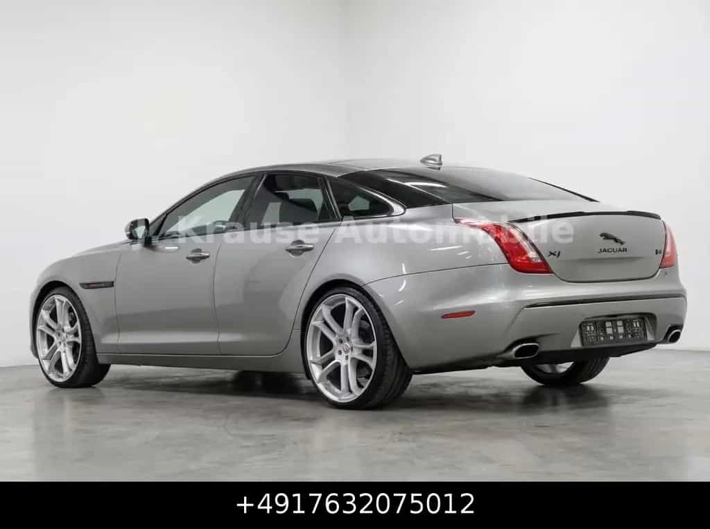 Jaguar XJ 5.0 V8 Portfolio Pano 22Zoll DigiTacho Keyl. 01/2012-photo-4