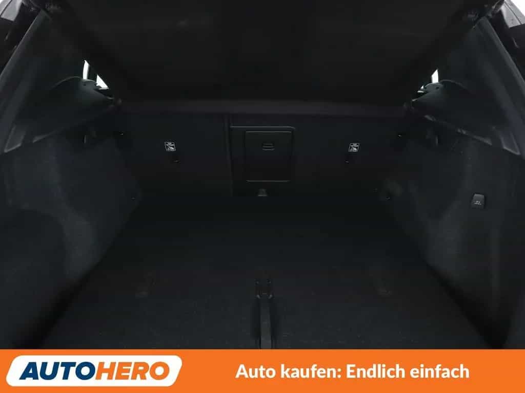 Volvo XC40 2.0 B3 Core 2WD Aut.*LED*PDC*SHZ*TEMPO 12/2022-photo-17