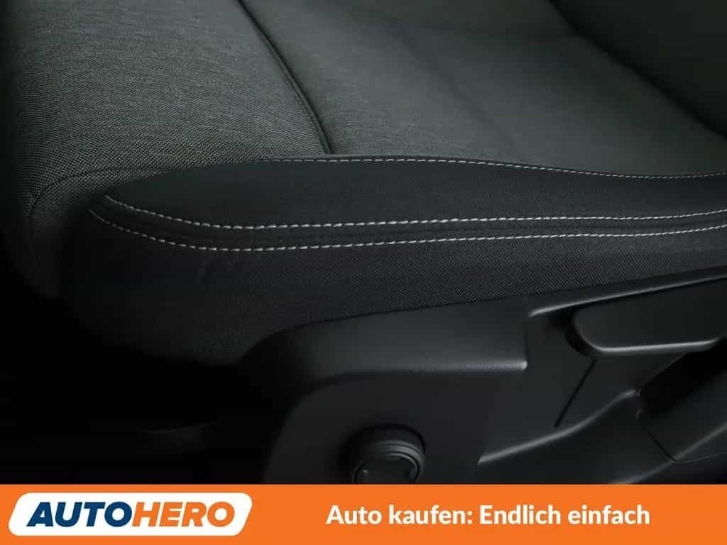 Volvo XC40 2.0 B3 Core 2WD Aut.*LED*PDC*SHZ*TEMPO 12/2022-photo-31