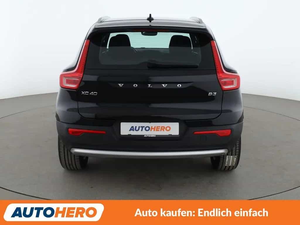 Volvo XC40 2.0 B3 Core 2WD Aut.*LED*PDC*SHZ*TEMPO 12/2022-photo-4
