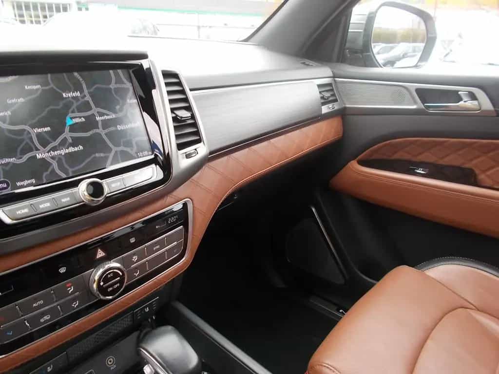 Ssangyong REXTON Sapph. 4WD AT AHK Leder SD Navi Alu20" 03/2020-photo-28