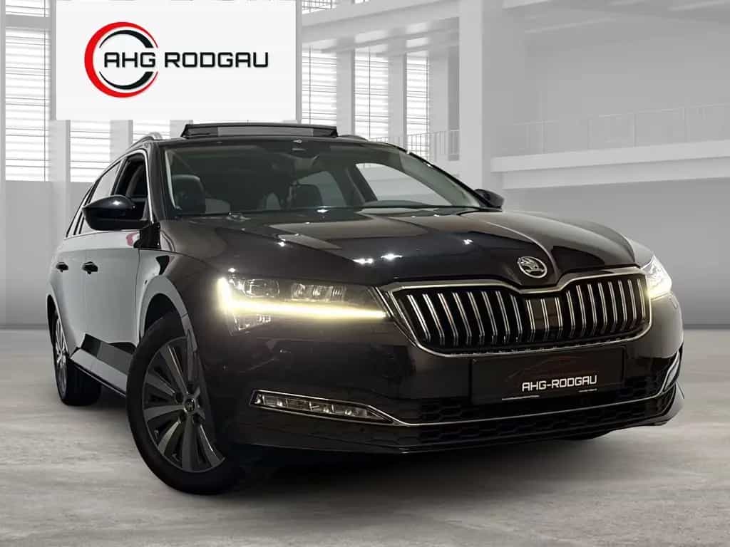 Skoda Superb Combi Premium Edition/360KAM/LED/DCC/PANO 11/2021-photo-0