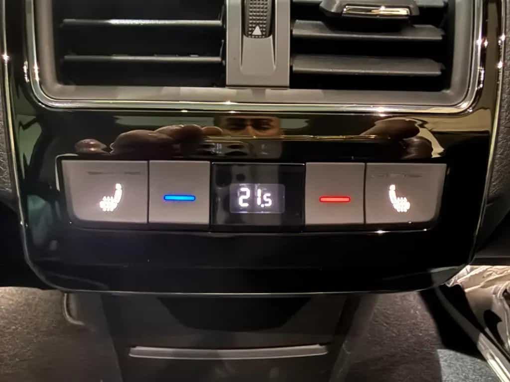 Skoda Superb Combi Premium Edition/360KAM/LED/DCC/PANO 11/2021-photo-19