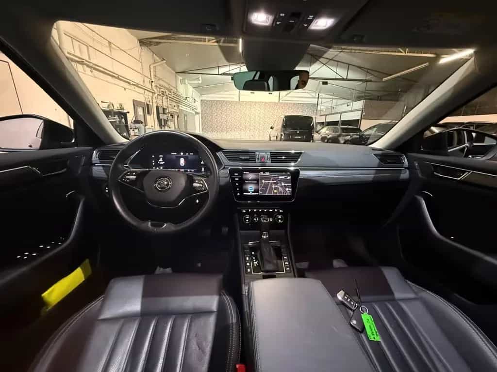 Skoda Superb Combi Premium Edition/360KAM/LED/DCC/PANO 11/2021-photo-25