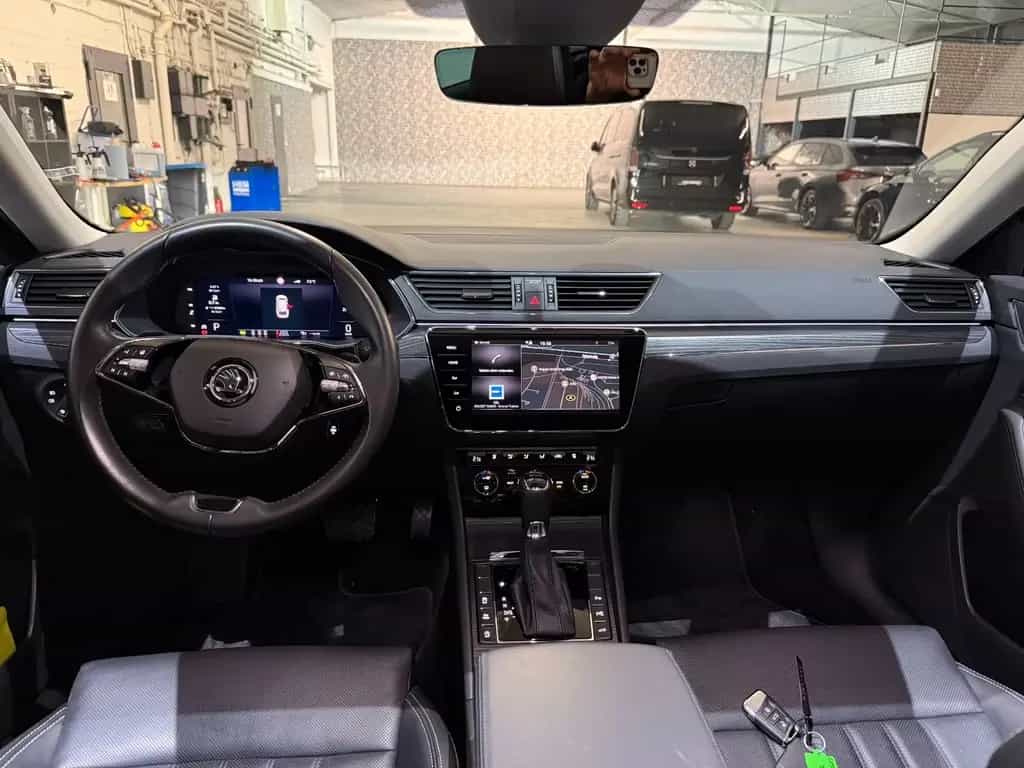 Skoda Superb Combi Premium Edition/360KAM/LED/DCC/PANO 11/2021-photo-26