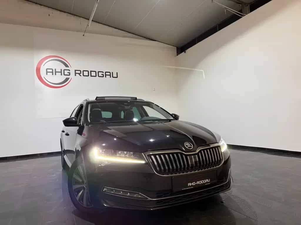 Skoda Superb Combi Premium Edition/360KAM/LED/DCC/PANO 11/2021-photo-4