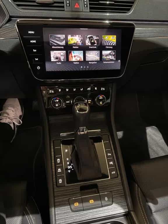 Skoda Superb Combi Premium Edition/360KAM/LED/DCC/PANO 11/2021-photo-41