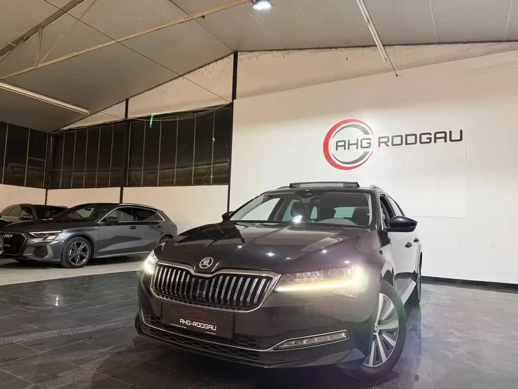 Skoda Superb Combi Premium Edition/360KAM/LED/DCC/PANO 11/2021-photo-5