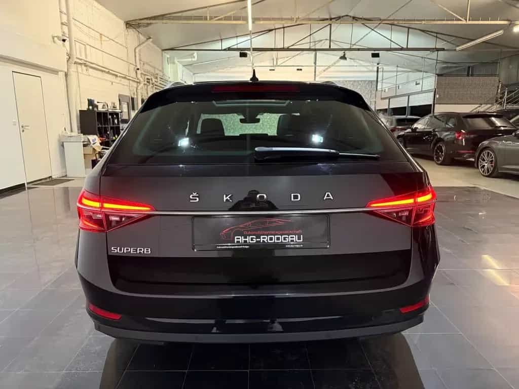 Skoda Superb Combi Premium Edition/360KAM/LED/DCC/PANO 11/2021-photo-9