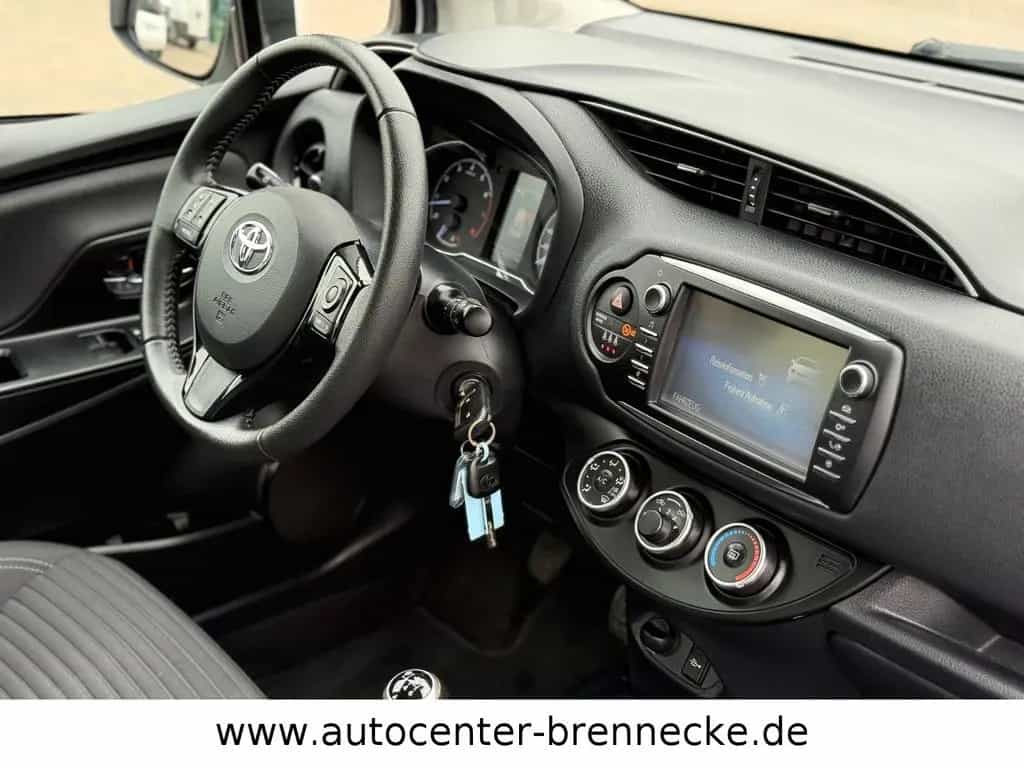 Toyota Yaris Team D*8-fach bereift*Rückfahrkamera* 12/2018-photo-18