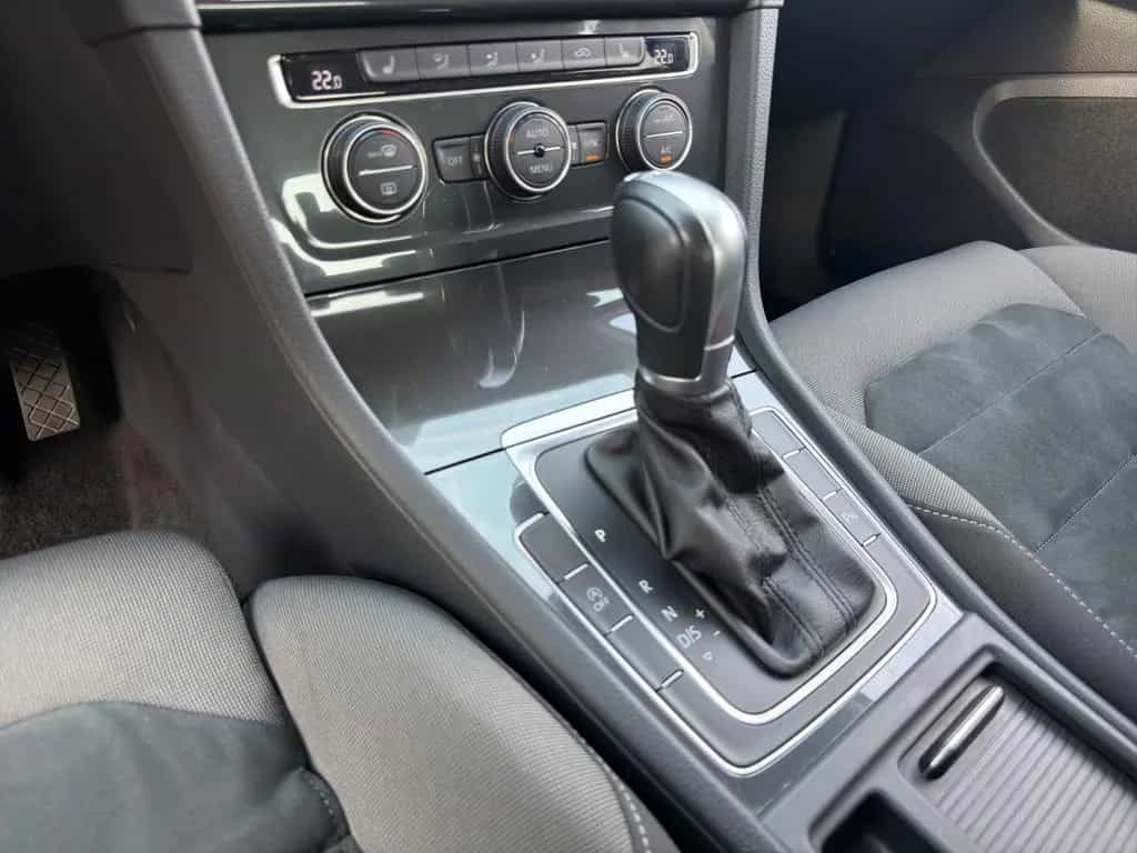 Volkswagen Golf VII Lim. R-Line DSG LED ACC NAVI 10/2019-photo-17
