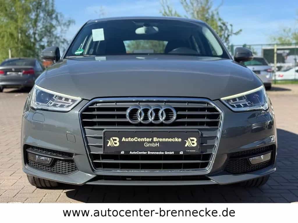 Audi A1 Sportback Sport*Xenon*Tempomat*8-fach* 10/2017-photo-1