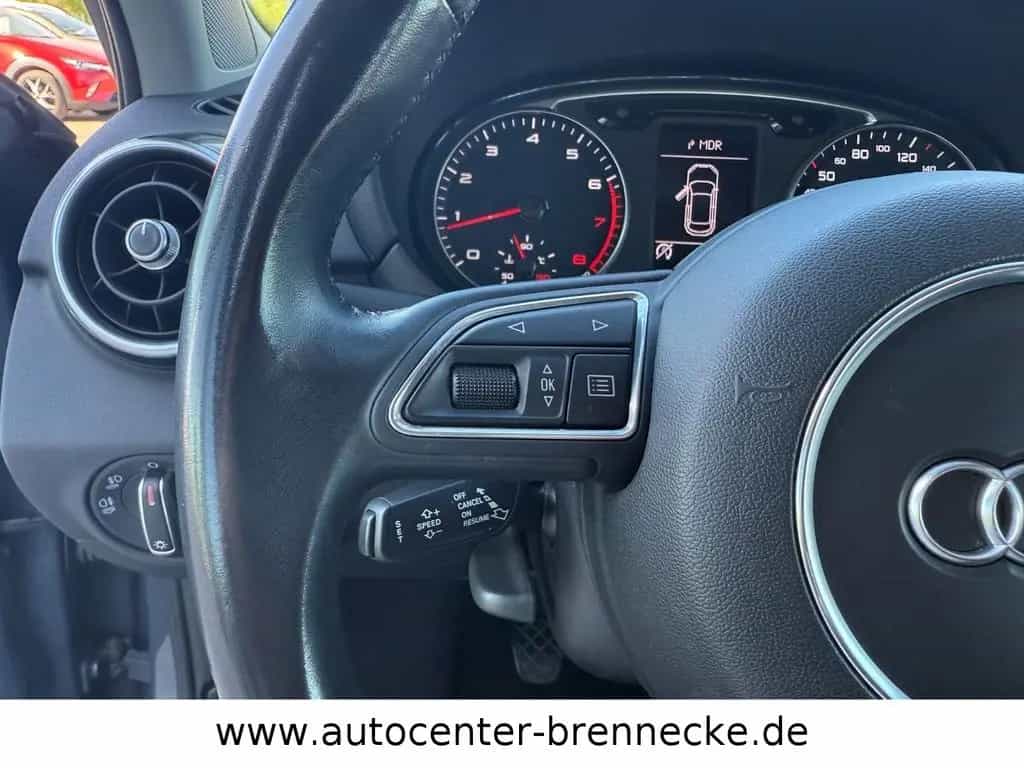 Audi A1 Sportback Sport*Xenon*Tempomat*8-fach* 10/2017-photo-12