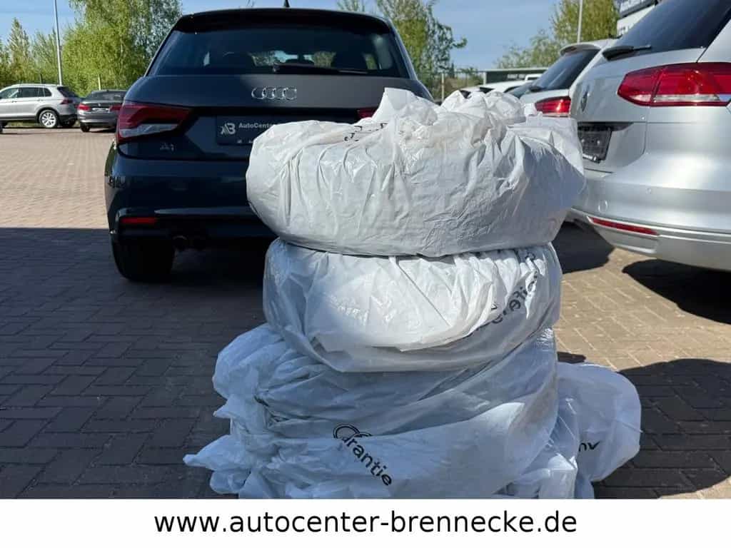 Audi A1 Sportback Sport*Xenon*Tempomat*8-fach* 10/2017-photo-19