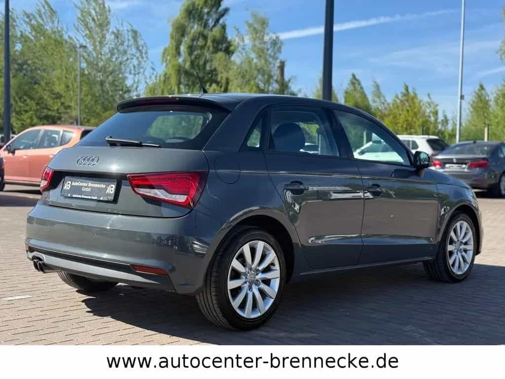 Audi A1 Sportback Sport*Xenon*Tempomat*8-fach* 10/2017-photo-3