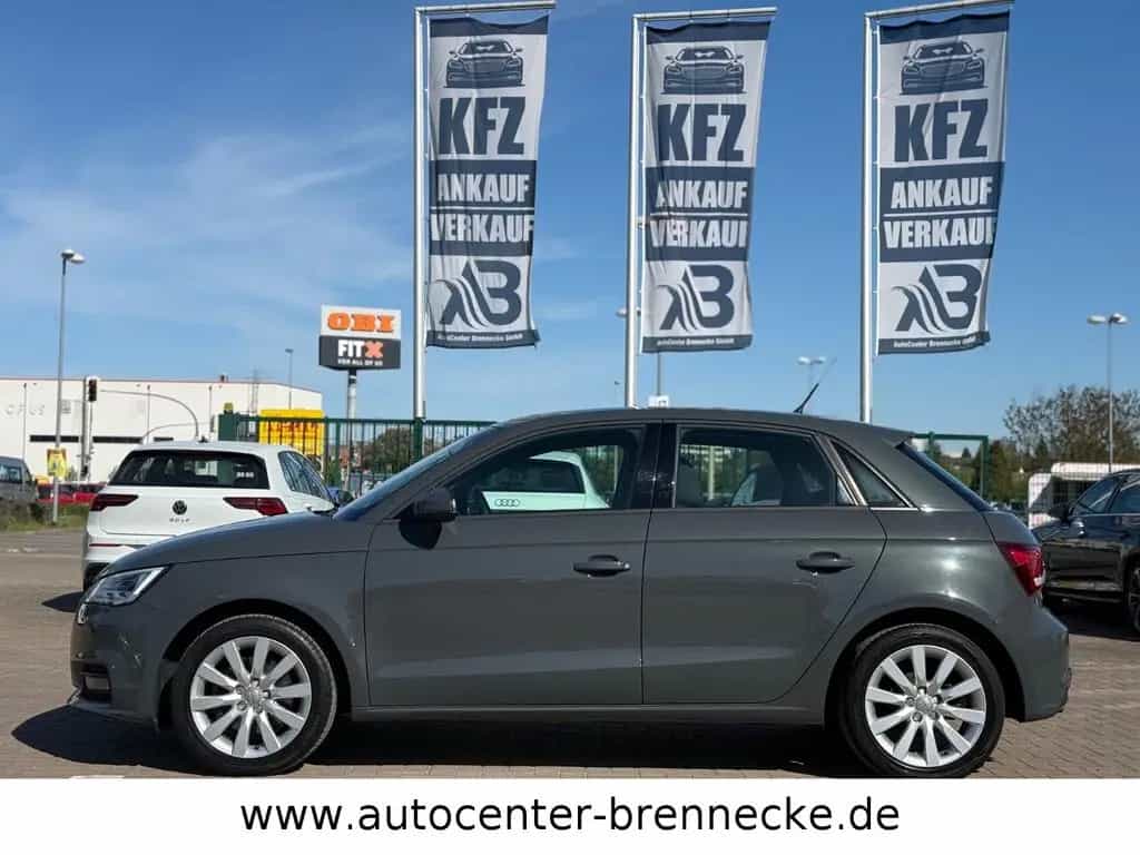 Audi A1 Sportback Sport*Xenon*Tempomat*8-fach* 10/2017-photo-7